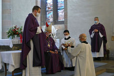 Beauftragung zu Lektorat und Akolythat in St. Marien, Volkmarsen (Foto: Karl-Franz Thiede)